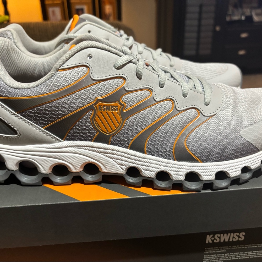 McLaren Formula 1 -K-SWISS tubes*200 X
Men’s Comfort Technology Sports Shoes 15M - Picture 2 of 13